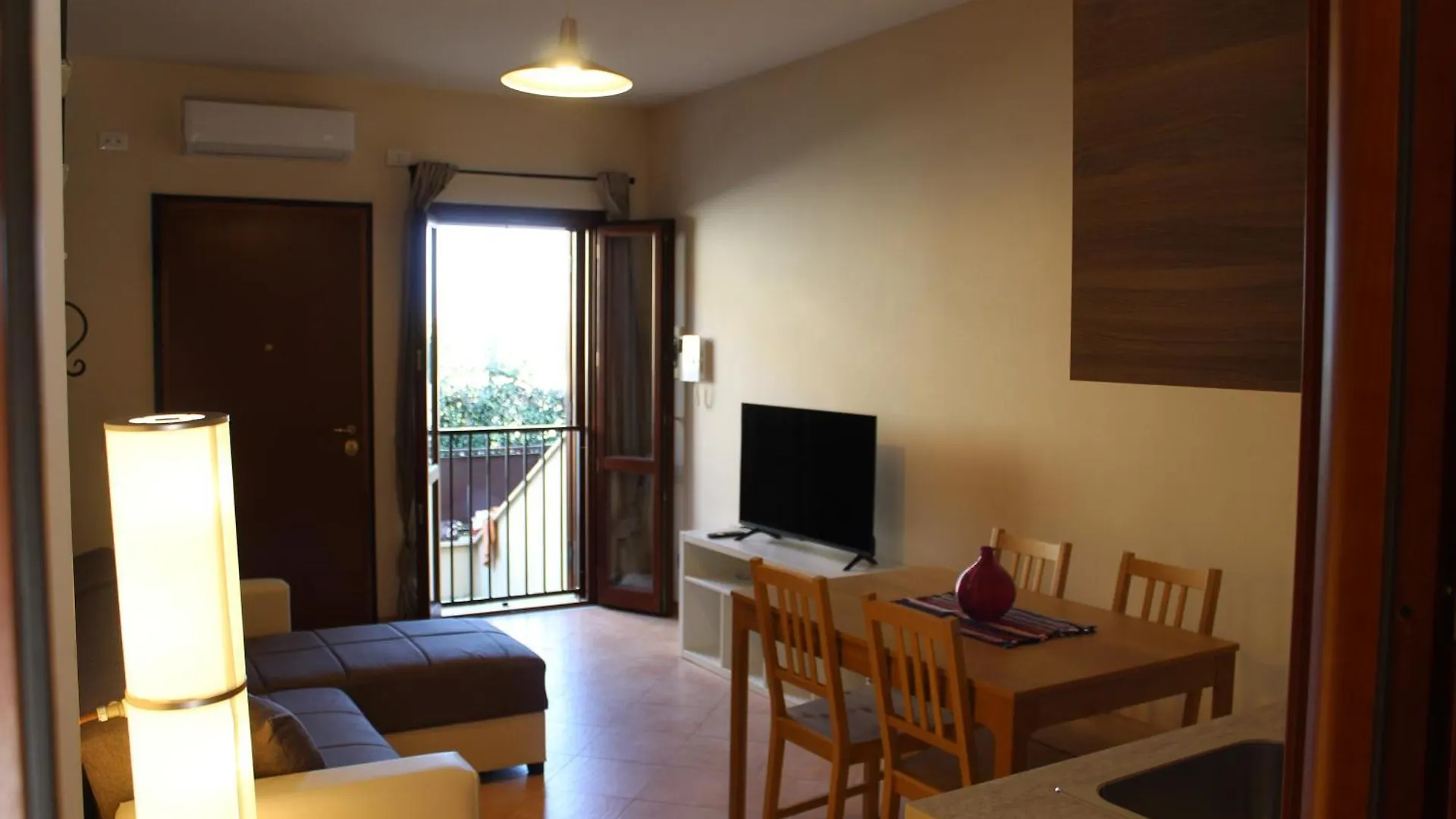 Casa Indipendente Fronte Metro C Villa Rome